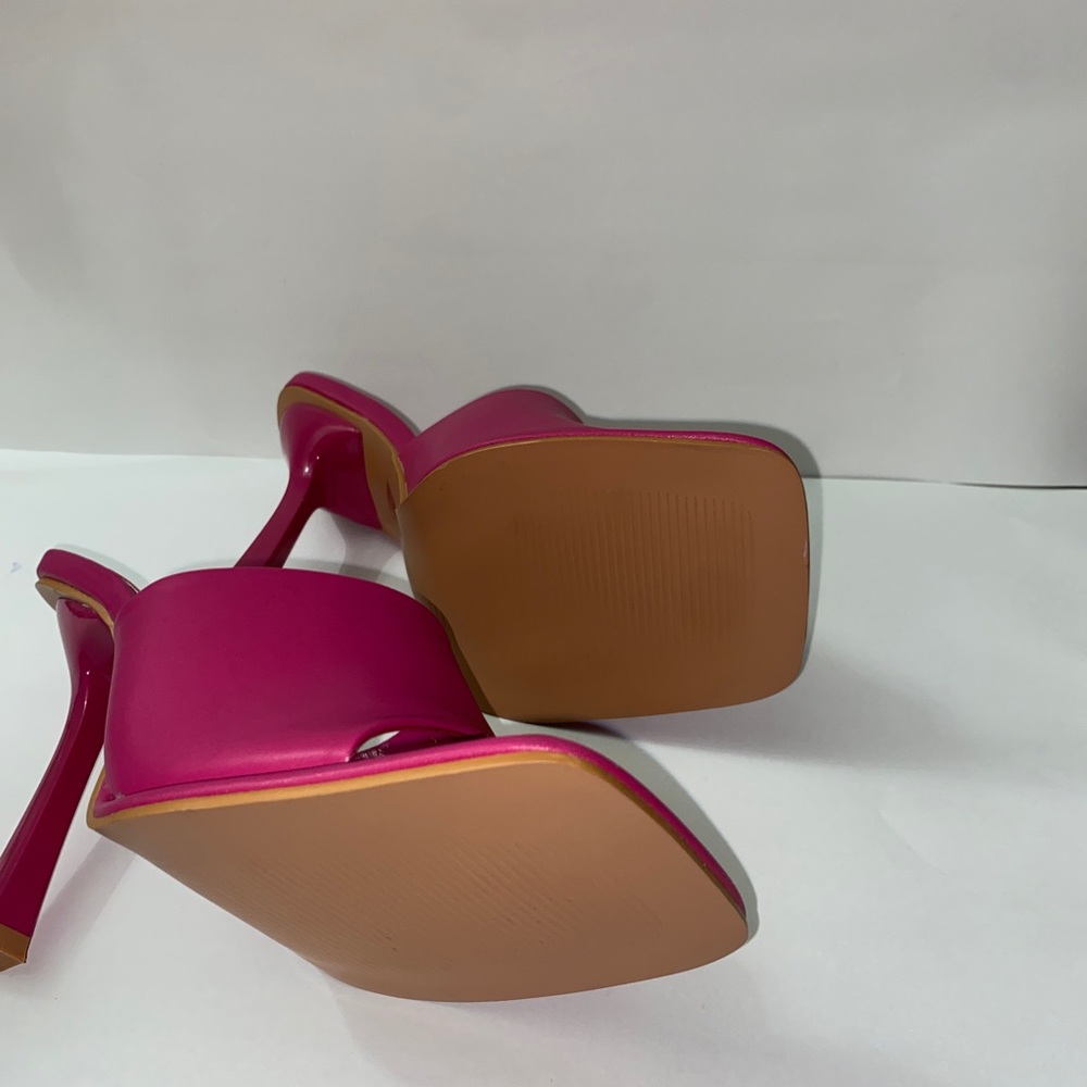 Pink heels - Picture 2 of 3